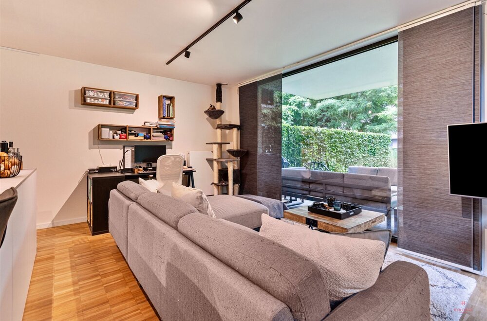 instapklaar-gelijkvloers-appartement-met-tuin-terras-en-2-autostaanplaatsen-in-olsene005.jpg