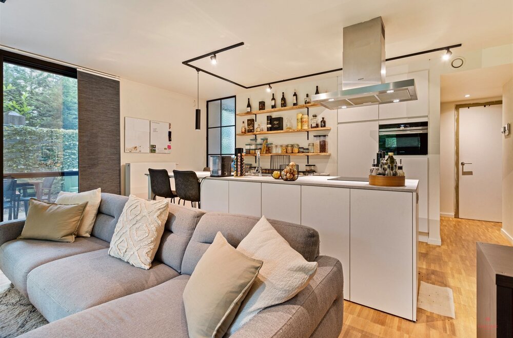 instapklaar-gelijkvloers-appartement-met-tuin-terras-en-2-autostaanplaatsen-in-olsene006.jpg