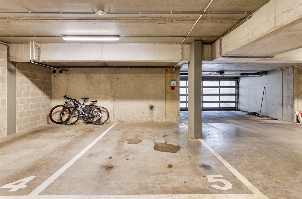 instapklaar-gelijkvloers-appartement-met-tuin-terras-en-2-autostaanplaatsen-in-olsene013.jpg