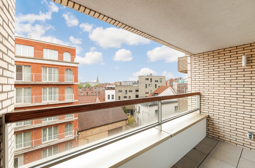 recent-1-slaapkamer-appartement-met-terras-vlakbij-park-spoor-noord006.jpg