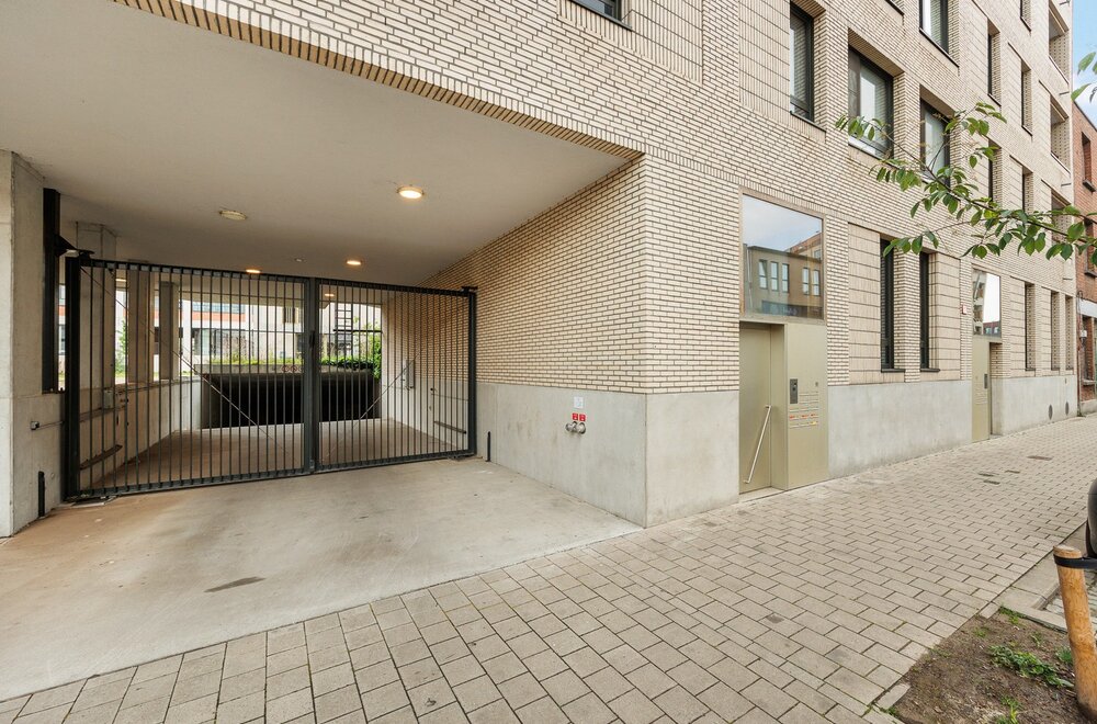 recent-1-slaapkamer-appartement-met-terras-vlakbij-park-spoor-noord020.jpg