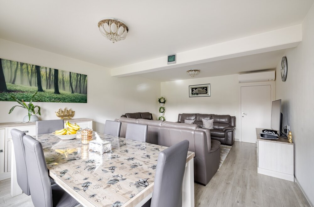 appartement-op-de-eerste-verdieping-met-drie-slaapkamers-en-garage004.jpg
