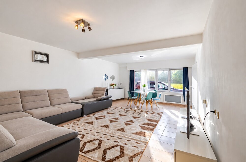 gelijkvloers-appartement-met-twee-slaapkamer-grote-tuin-en-garage002.jpg