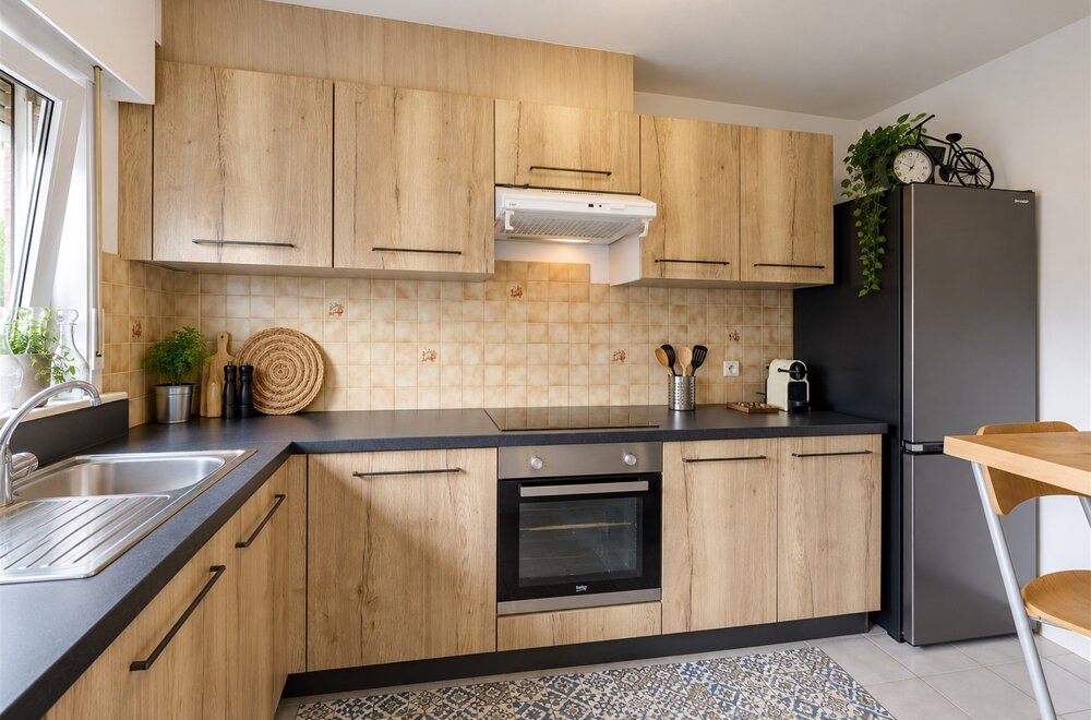 gelijkvloers-appartement-met-twee-slaapkamer-grote-tuin-en-garage005.jpg