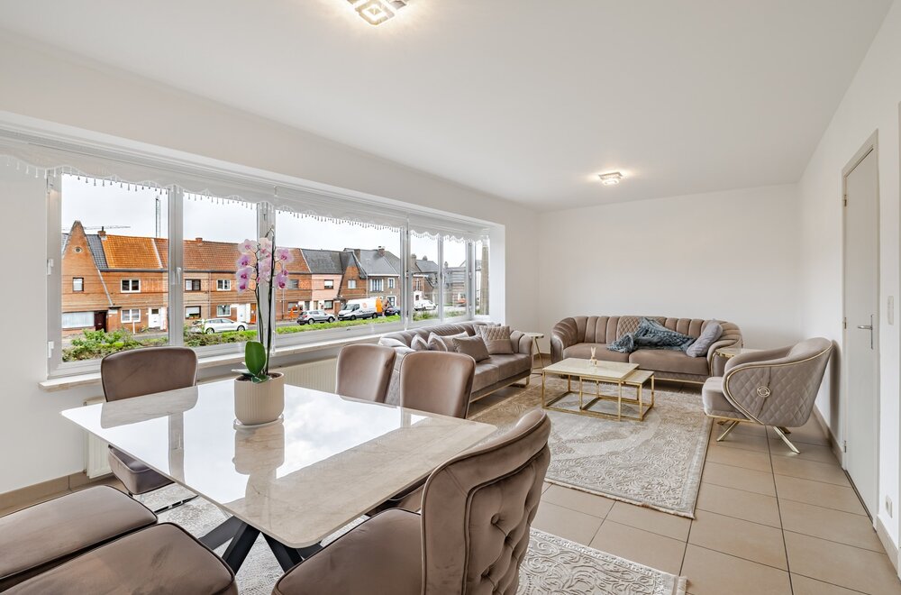 opbrengsteigendom-met-5-appartementen-en-5-garages-op-toplocatie-te-wetteren-006.jpg