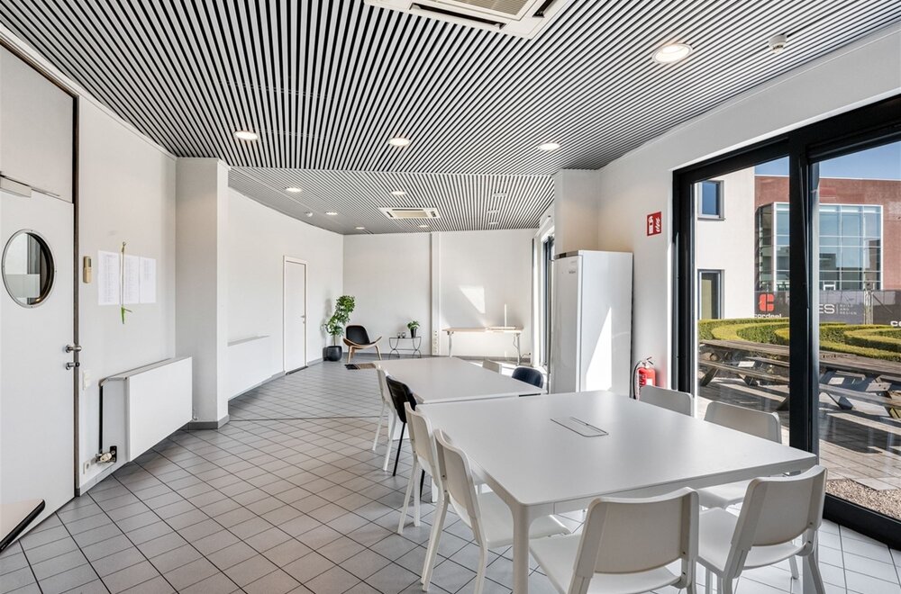 nieuwe-prijs-instapklaar-kantorencomplex-op-toplocatie-ten-zuiden-van-gent011.jpg