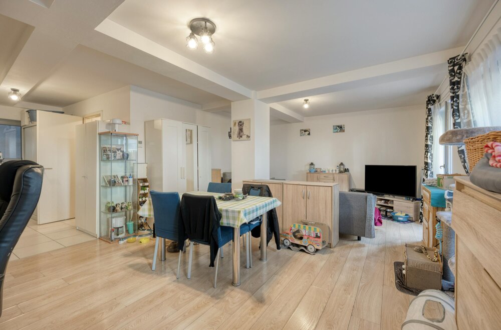 grote-studio-te-koop-met-aparte-slaapruimte-in-het-centrum-003.jpg