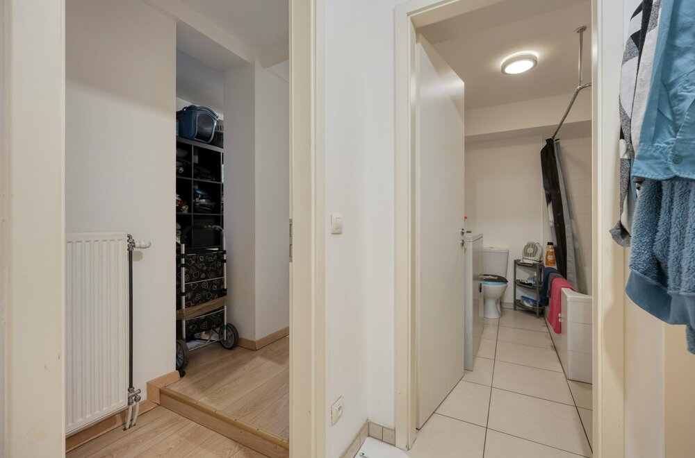 grote-studio-te-koop-met-aparte-slaapruimte-in-het-centrum-008.jpg