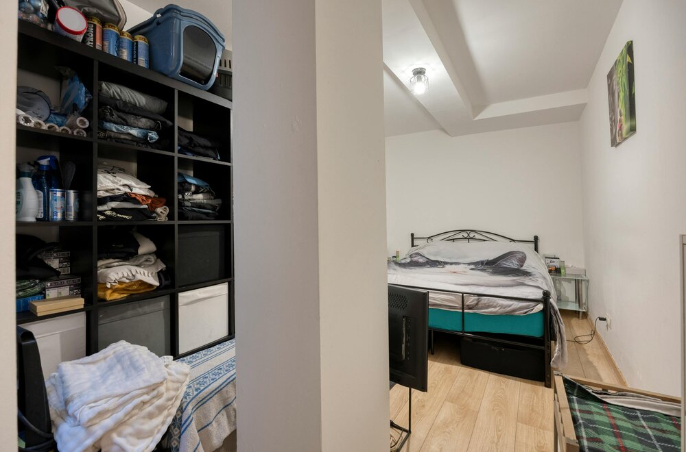 grote-studio-te-koop-met-aparte-slaapruimte-in-het-centrum-009.jpg
