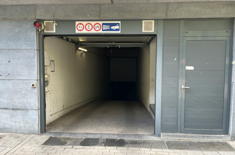 parking-in-de-helihavenlaan-48006.jpg