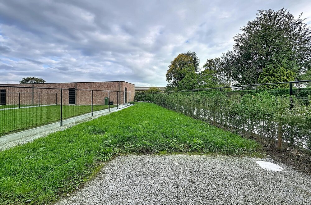 halfopen-huis-te-koop-in-ieper-met-3-kamers-en-dubbele-garage006.jpg