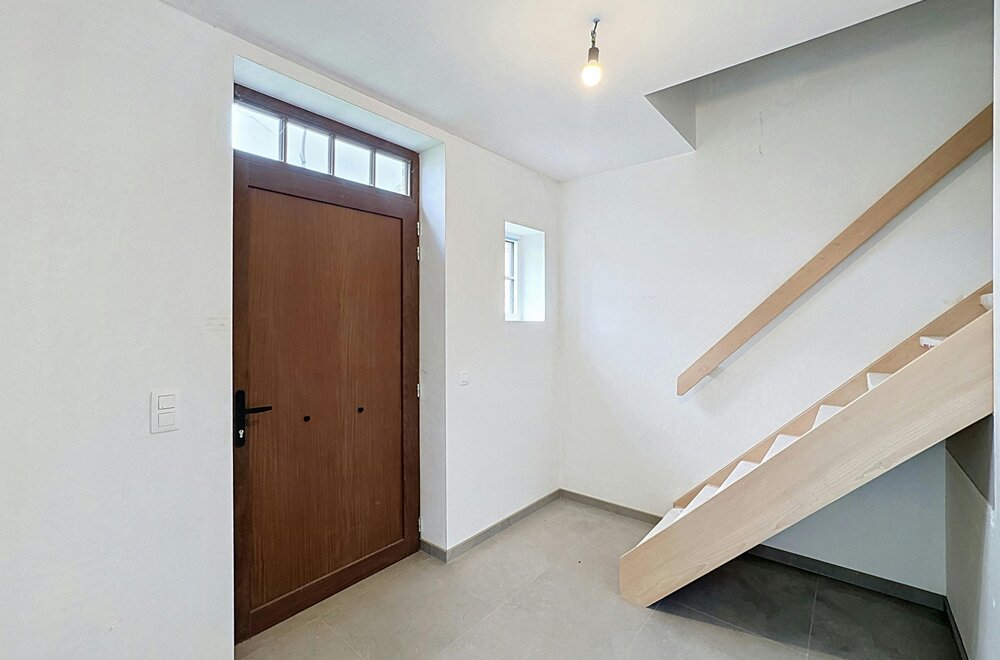 halfopen-huis-te-koop-in-ieper-met-3-kamers-en-dubbele-garage012.jpg
