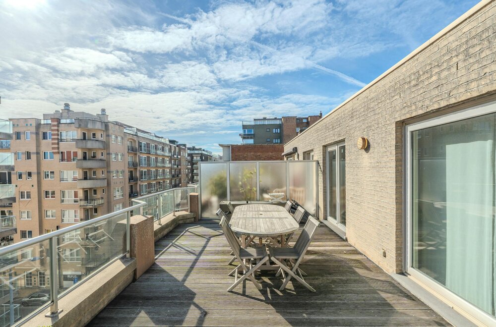 lichtrijk-duplexappartement-met-ruime-terrassen-001.jpg