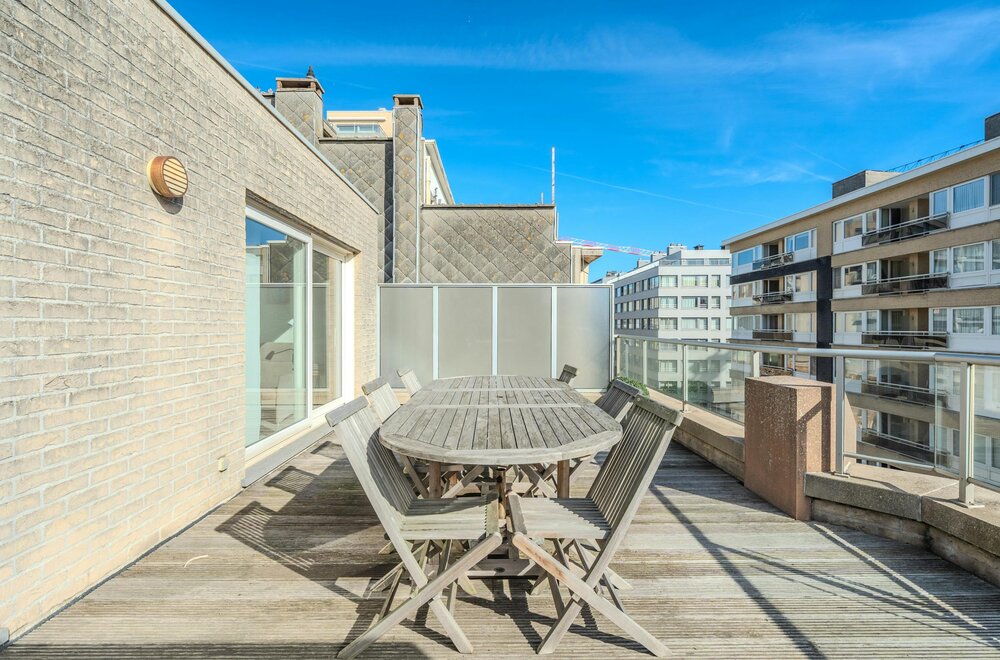 lichtrijk-duplexappartement-met-ruime-terrassen-002.jpg