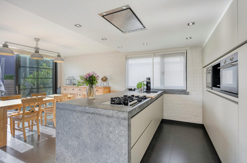 duplex-appartement-met-praktijk-te-koop-in-kapellen009.jpg