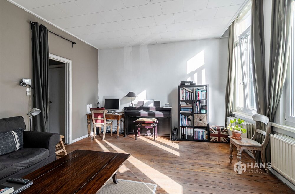 charmant-appartement-67-m-met-1-slaapkamer-in-antwerpen-2060-002.jpg
