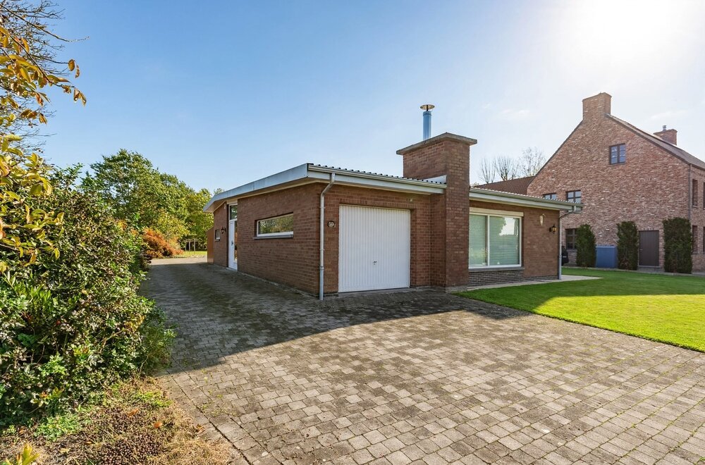 uitstekend-gelegen-bungalow-op-uitzonderlijk-perceel002.jpg