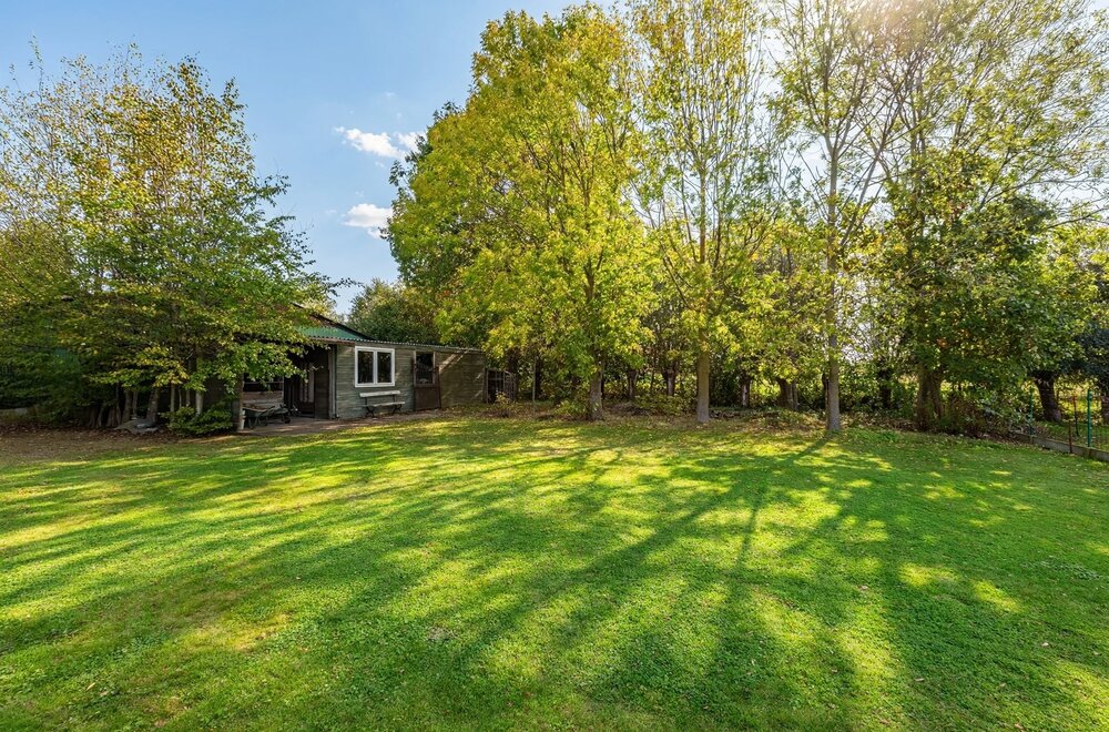 uitstekend-gelegen-bungalow-op-uitzonderlijk-perceel028.jpg
