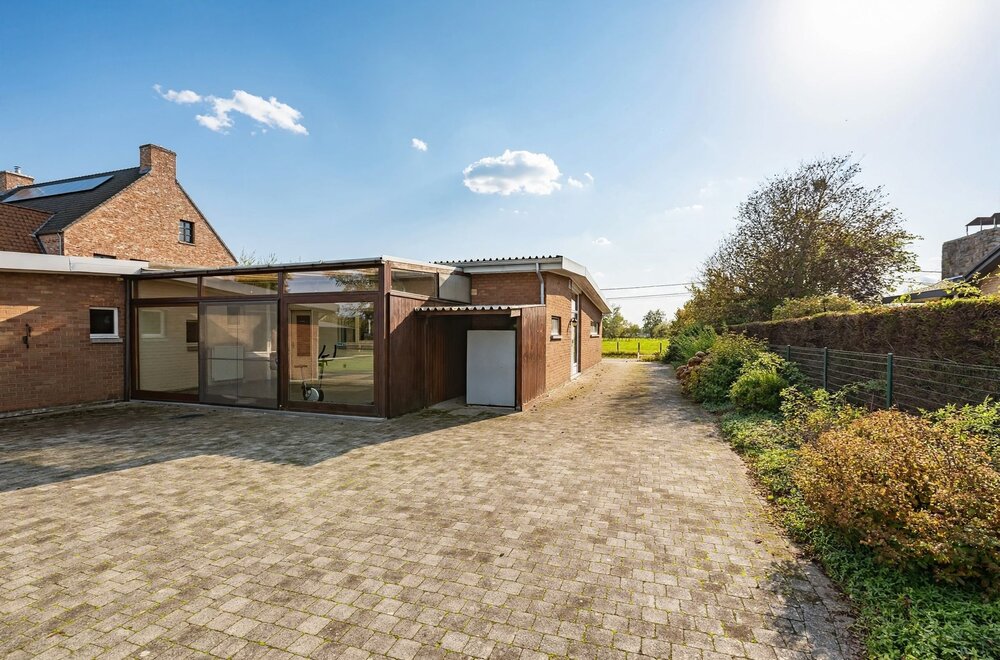 uitstekend-gelegen-bungalow-op-uitzonderlijk-perceel030.jpg