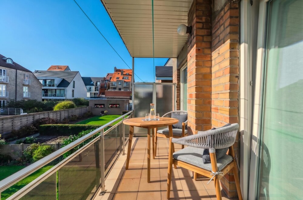 -lichtrijk-twee-slaapkamer-appartement-vlakbij-de-zeedijk-002.jpg