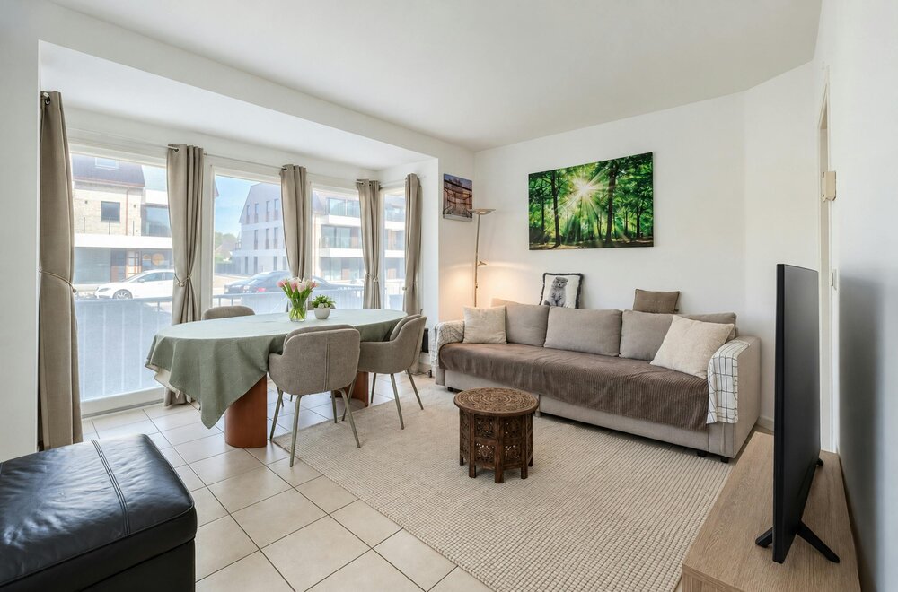 -lichtrijk-twee-slaapkamer-appartement-vlakbij-de-zeedijk-003.jpg