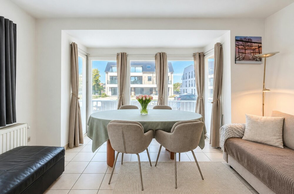 -lichtrijk-twee-slaapkamer-appartement-vlakbij-de-zeedijk-006.jpg