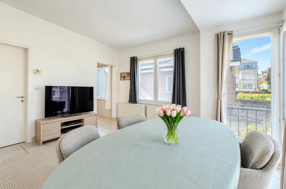 -lichtrijk-twee-slaapkamer-appartement-vlakbij-de-zeedijk-007.jpg