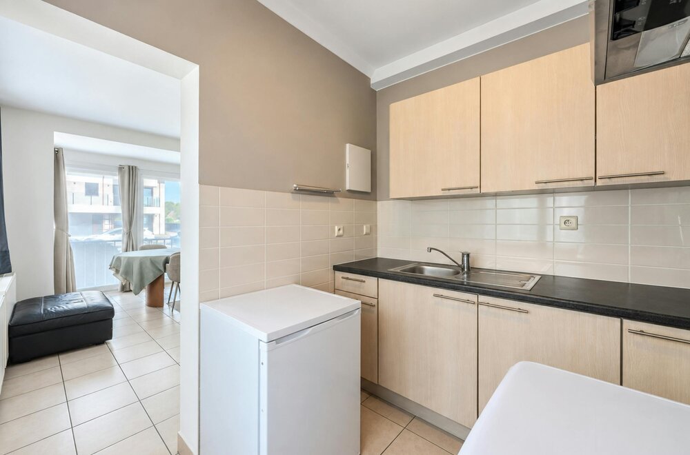 -lichtrijk-twee-slaapkamer-appartement-vlakbij-de-zeedijk-009.jpg
