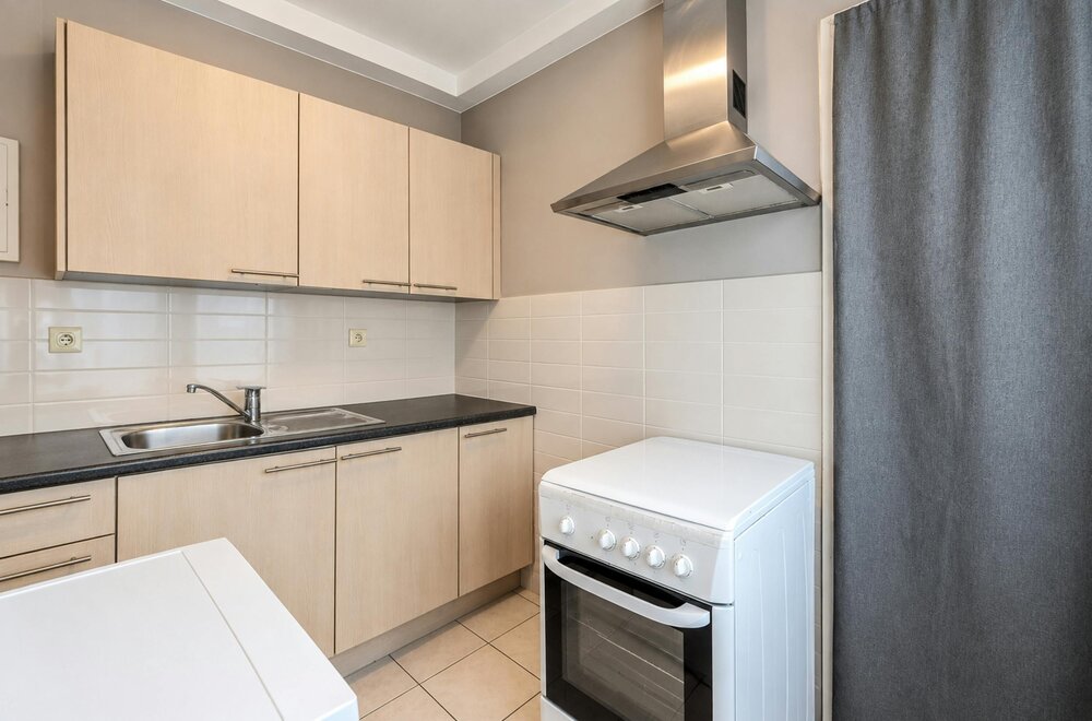 -lichtrijk-twee-slaapkamer-appartement-vlakbij-de-zeedijk-010.jpg