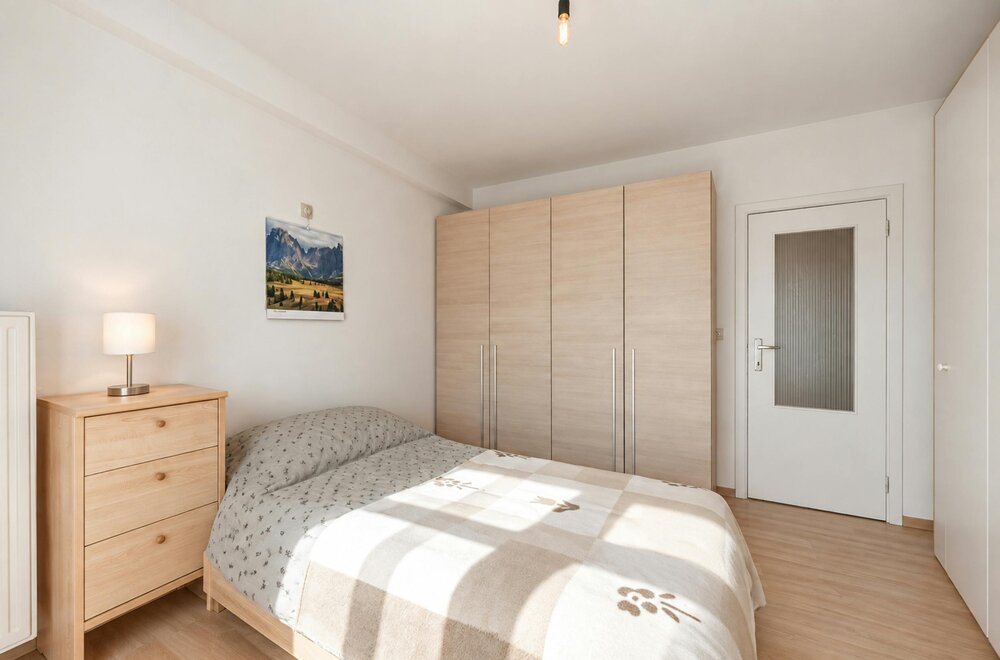 -lichtrijk-twee-slaapkamer-appartement-vlakbij-de-zeedijk-011.jpg