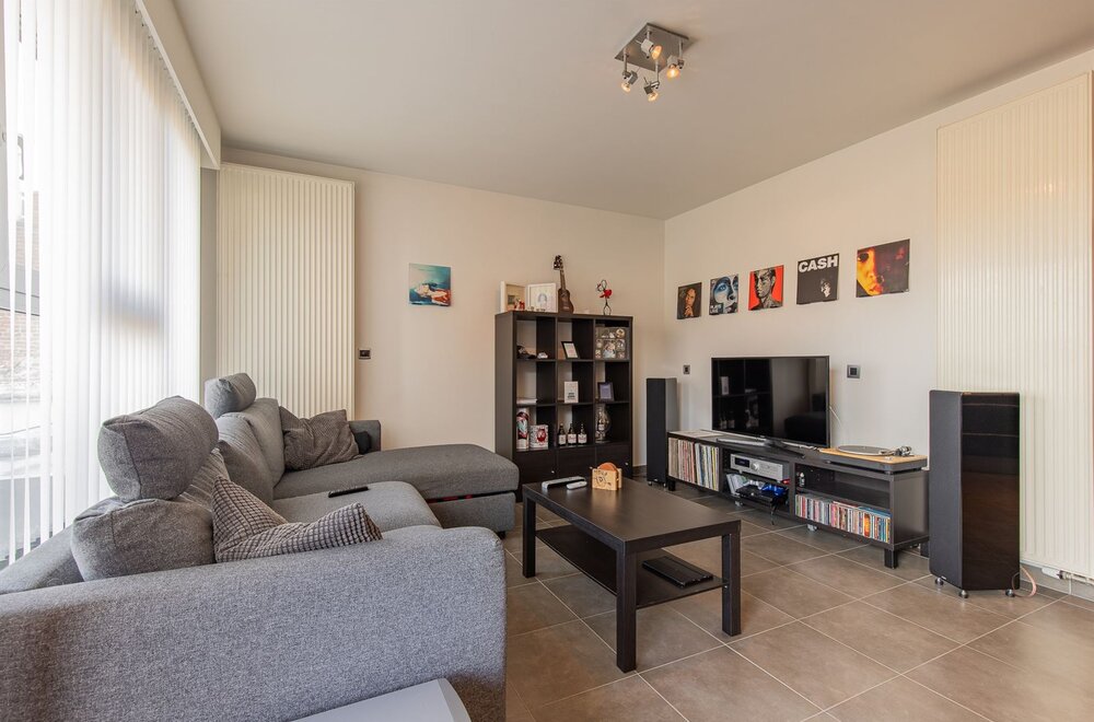 instapklaar-appartement-met-2-slaapkamers-zonneterras-in-sint-gillis-dendermonde002.jpg