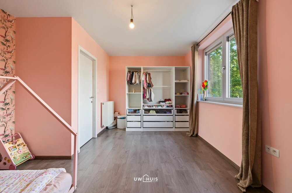 instapklare-recente-woning-met-4-slaapkamers-en-tuin-in-centrum-meerdonk009.jpg