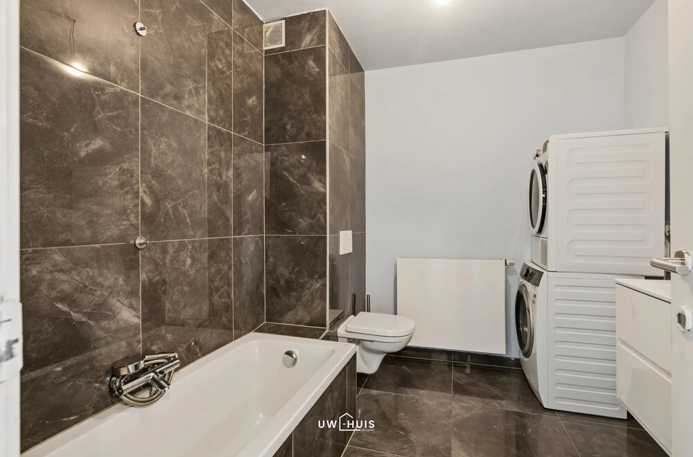 instapklare-recente-woning-met-4-slaapkamers-en-tuin-in-centrum-meerdonk011.jpg