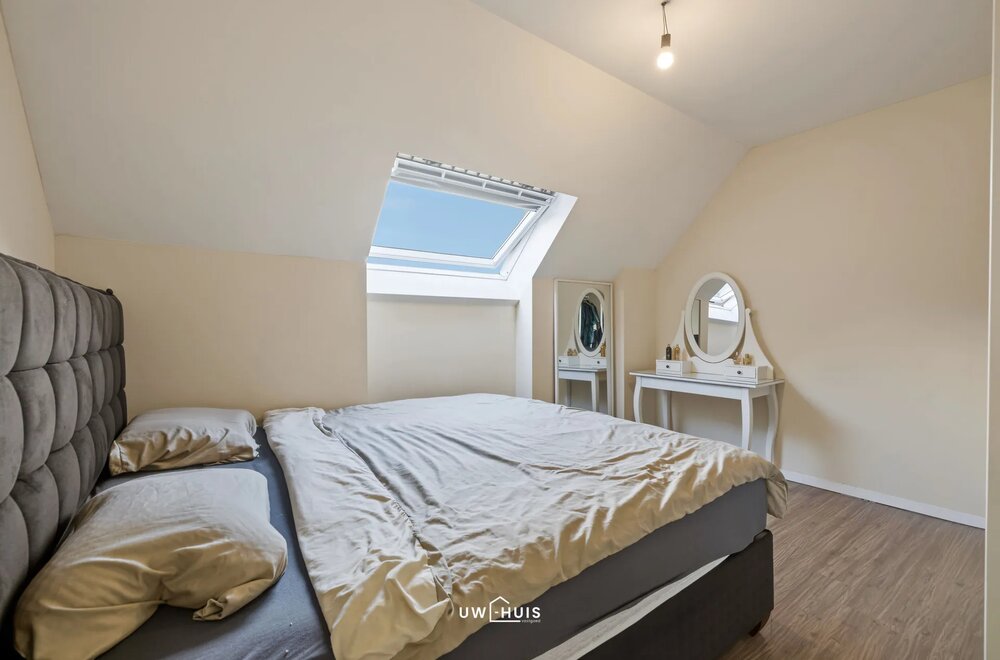 instapklare-recente-woning-met-4-slaapkamers-en-tuin-in-centrum-meerdonk015.jpg
