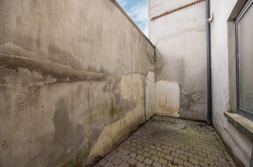 volledig-gerenoveerd-gelijkvloers-appartement-met-zuidoost-gericht-koertje-in-antwerpen014.jpg