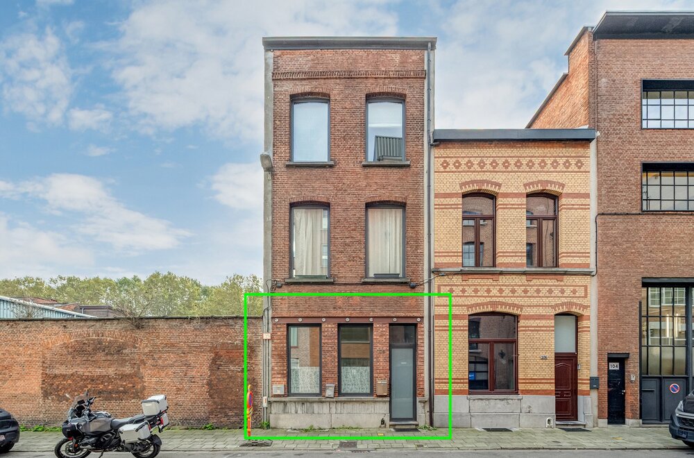volledig-gerenoveerd-gelijkvloers-appartement-met-zuidoost-gericht-koertje-in-antwerpen018.jpg