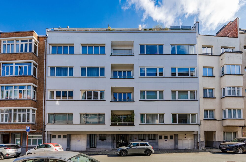 bois-de-la-cambre-prachtig-gerenoveerd-appartement-129m-001.jpg