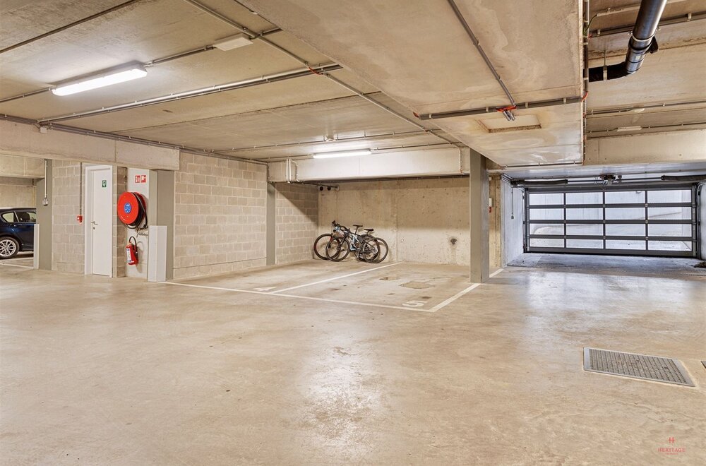 instapklaar-gelijkvloers-appartement-met-tuin-terras-en-2-autostaanplaatsen-in-olsene012.jpg
