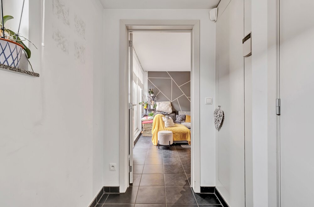 ruim-duplex-appartement-met-5-slpks-in-sint-pieters-leeuw002.jpg
