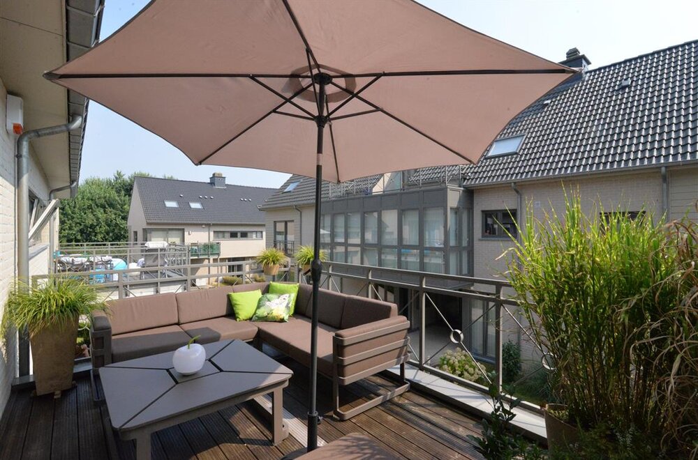 ruim-duplex-appartement-met-5-slpks-in-sint-pieters-leeuw008.jpg