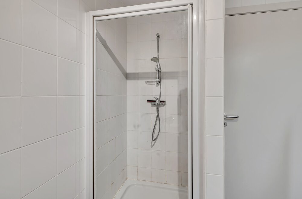 ruim-duplex-appartement-met-5-slpks-in-sint-pieters-leeuw011.jpg