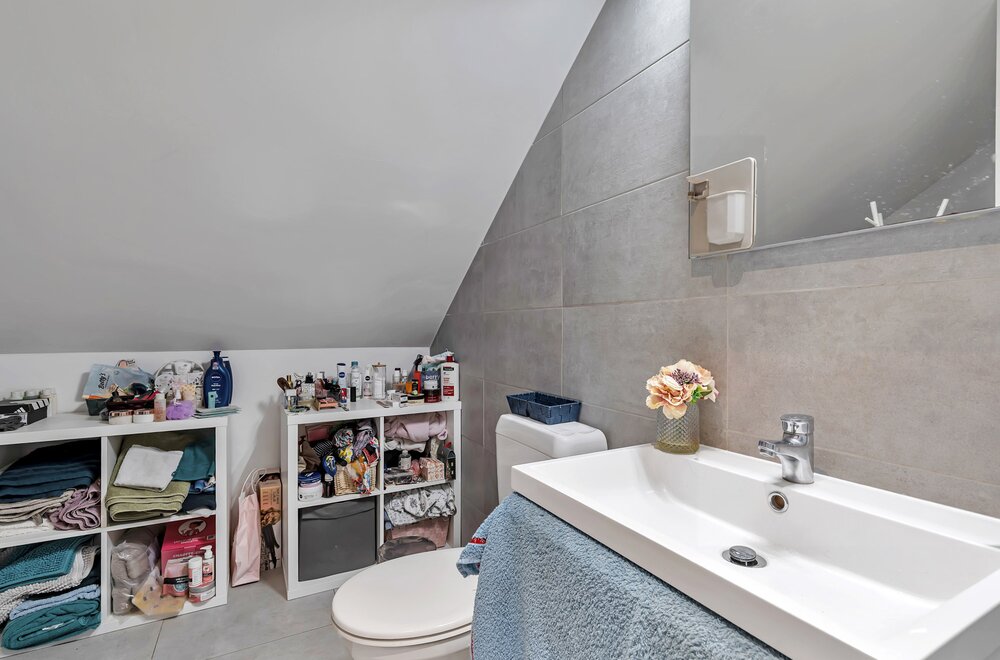 ruim-duplex-appartement-met-5-slpks-in-sint-pieters-leeuw017.jpg