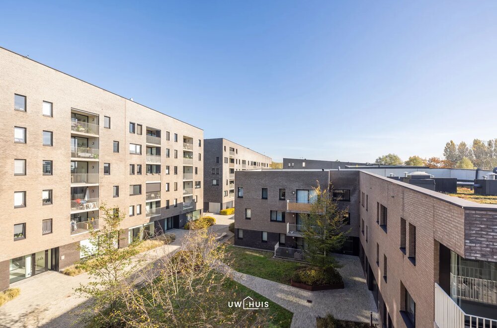 energiezuinig-appartement-met-1-slaapkamer-op-de-bovenste-verdieping-in-linkeroever010.jpg