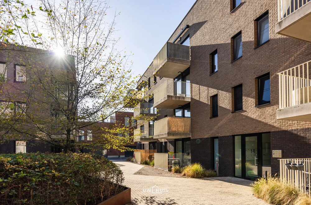energiezuinig-appartement-met-1-slaapkamer-op-de-bovenste-verdieping-in-linkeroever013.jpg