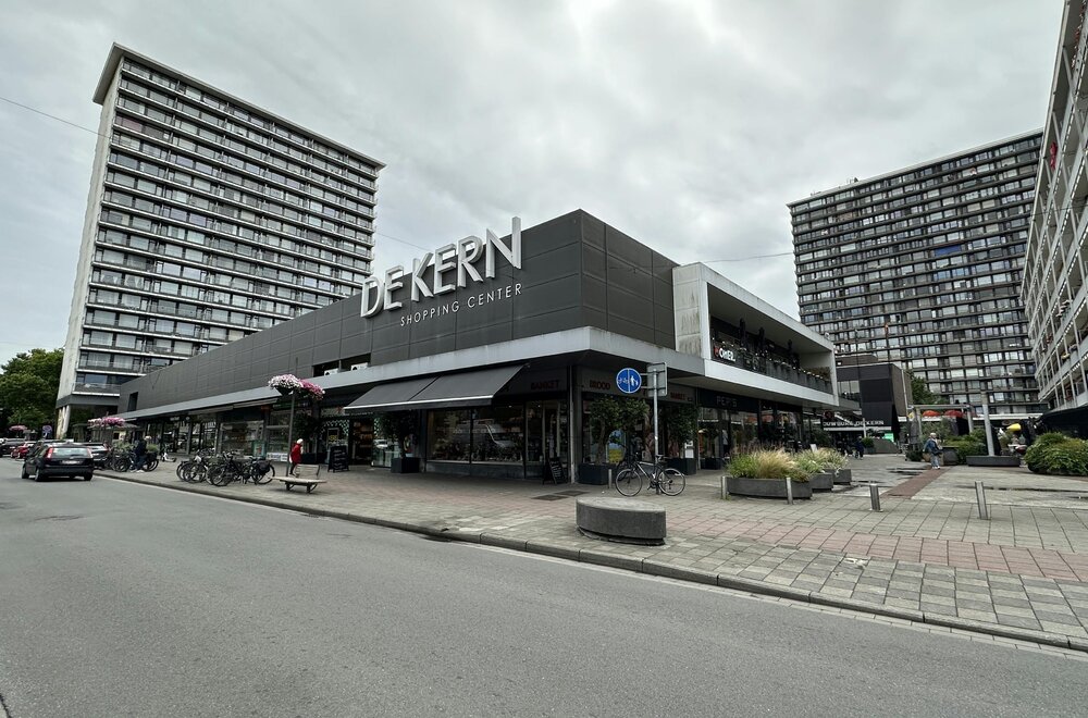 handelspand-in-shoppingcenter-de-kern-in-wilrijk-te-koop-001.jpg