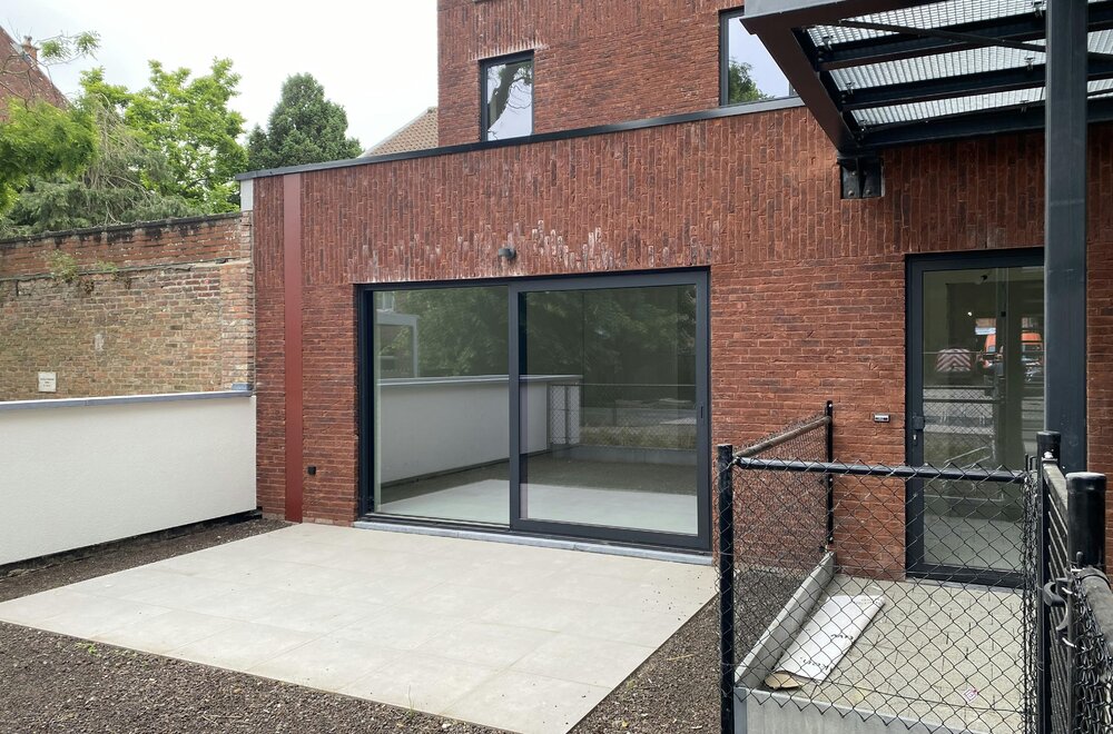-twee-slaapkamer-gelijkvloers-appartement-6-mogelijk-003.jpg