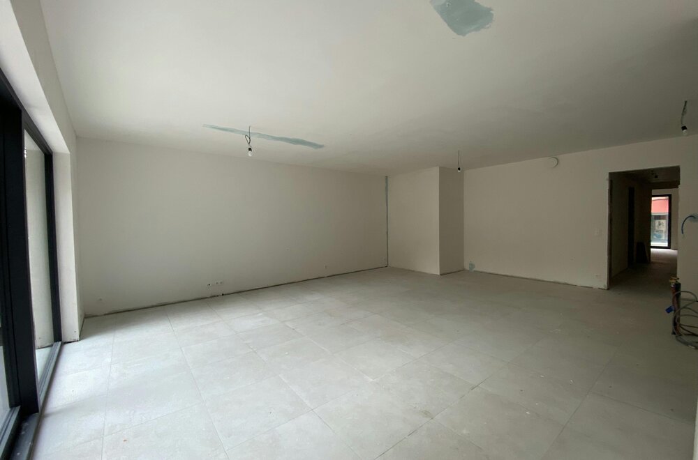 -twee-slaapkamer-gelijkvloers-appartement-6-mogelijk-004.jpg
