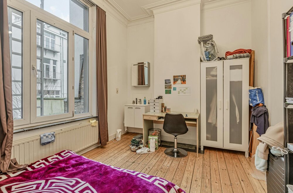 studentenhuis-met-2-studio-s-en-vier-kamers-te-koop-008.jpg