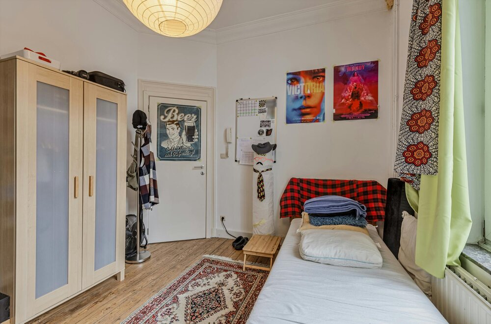 studentenhuis-met-2-studio-s-en-vier-kamers-te-koop-010.jpg